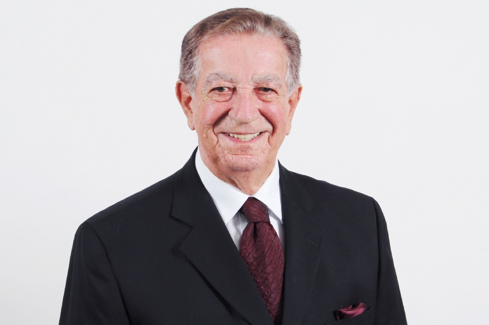 Desembargador Artur Oscar de Oliveira Déda lança livro O que é
